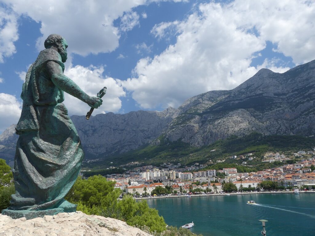 Makarska Statue